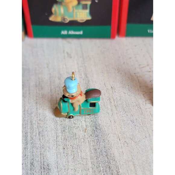 Hallmark groundhog Mouse miniature ornament Xmas set - Picture 3 of 6